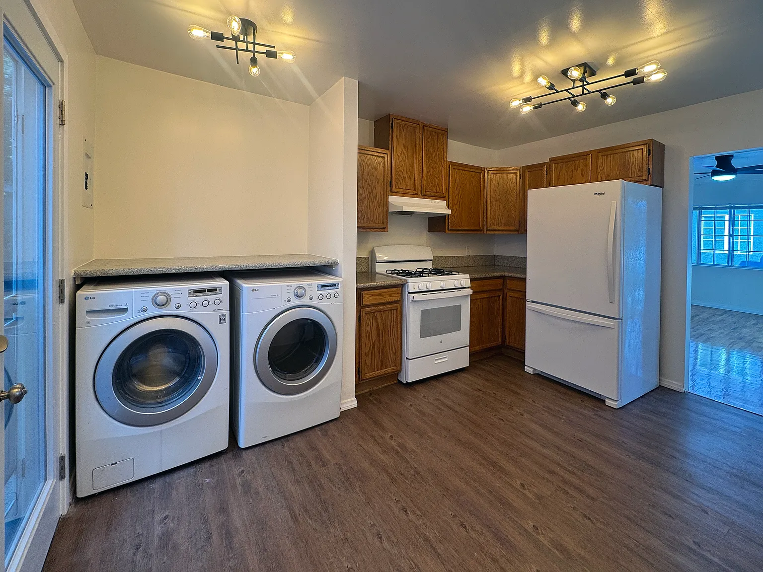 1210 Manzanita St — Photo 2
