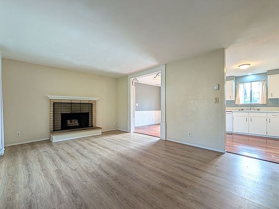 5th image of 4483 Fox Hollow Rd