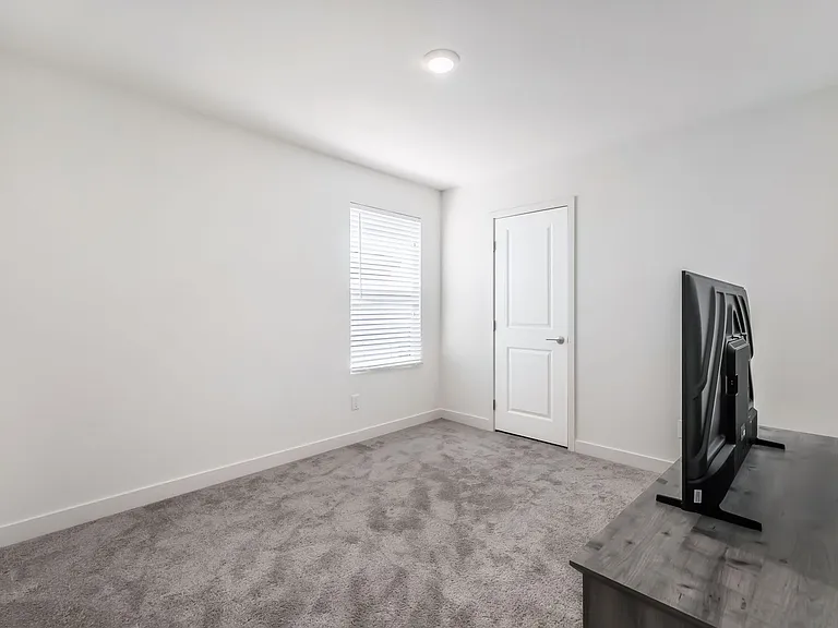 670 Tranquil Peak Ct — Photo 30