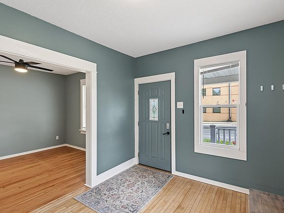 5th image of 571 Front Ave