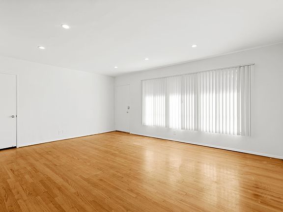 3rd image of 1401 N Detroit St #7141-7