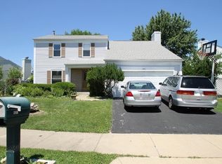 580 W Paddock Dr, Wheeling, IL 60090