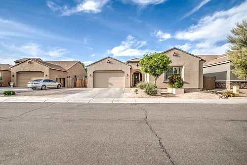 2552 E Redwood Pl Photo 1