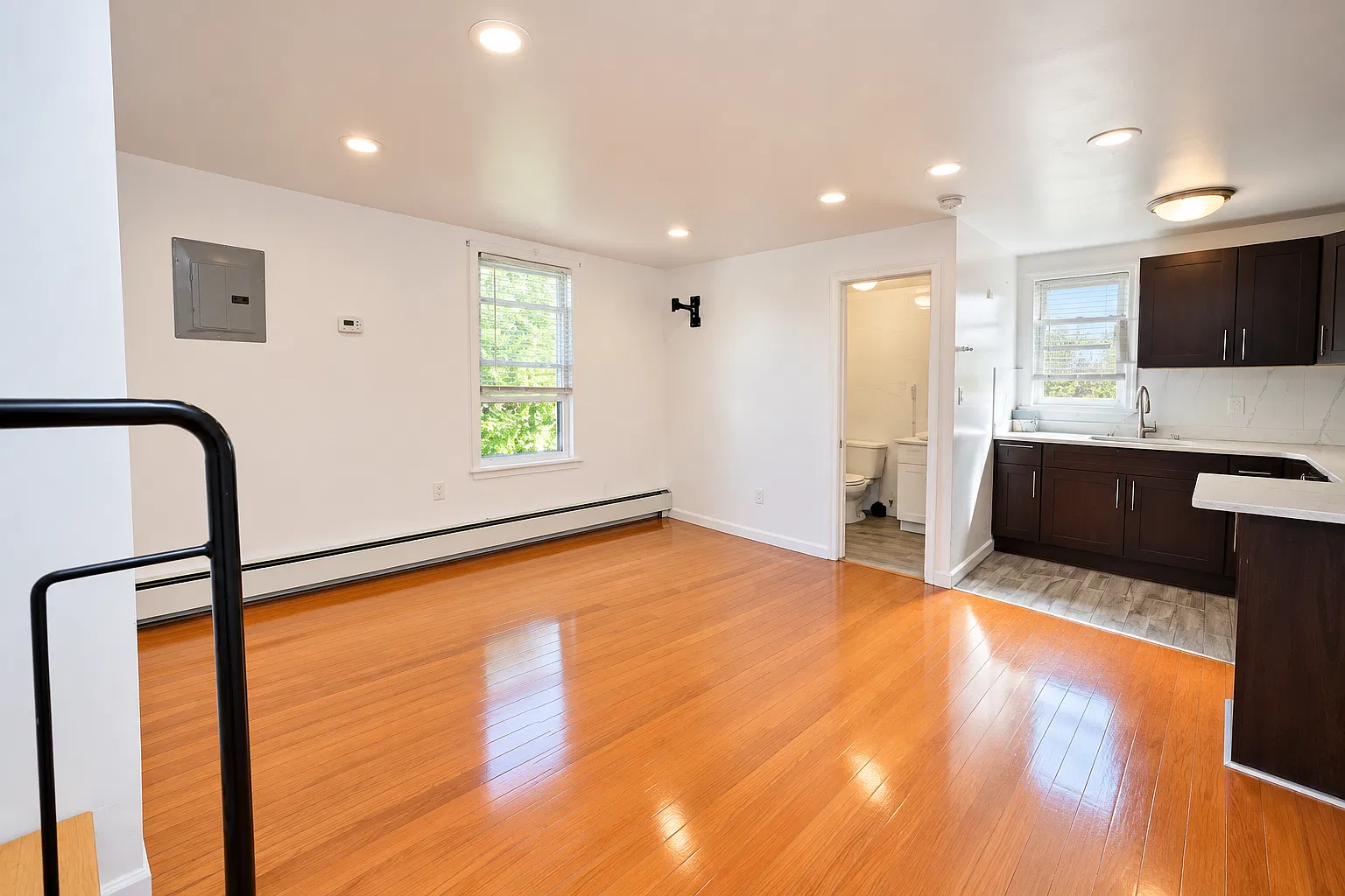 2 bed, 1.5 bath, 1000 sqft, $2,300 — Photo 4