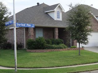 1004 Shortleaf Pine Dr, Arlington, TX 76012