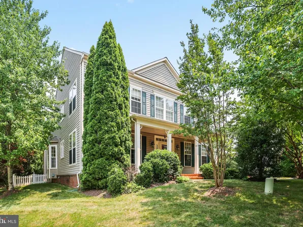21565 Center Point Cir, Ashburn, VA 20147