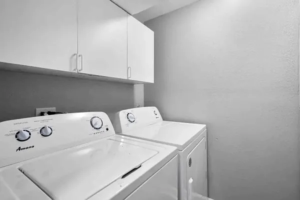 4 bed, 2.5 bath, 1155 sqft, $8,100 — Photo 4