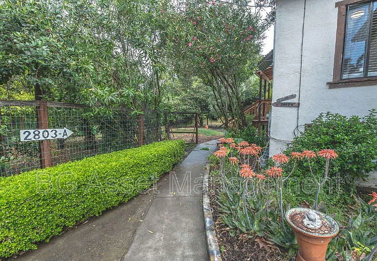 2803 Sabral Cir #A — Photo 14