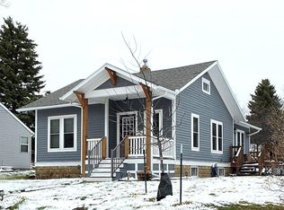 621 2nd St E, Dickinson, ND 58601