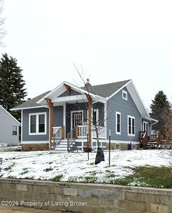 621 2nd St E, Dickinson, ND, 58601