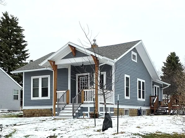 621 2nd St E, Dickinson, ND 58601