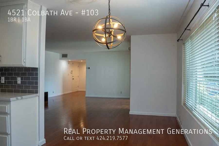 A Warm Sherman Oaks Condo — Photo 1