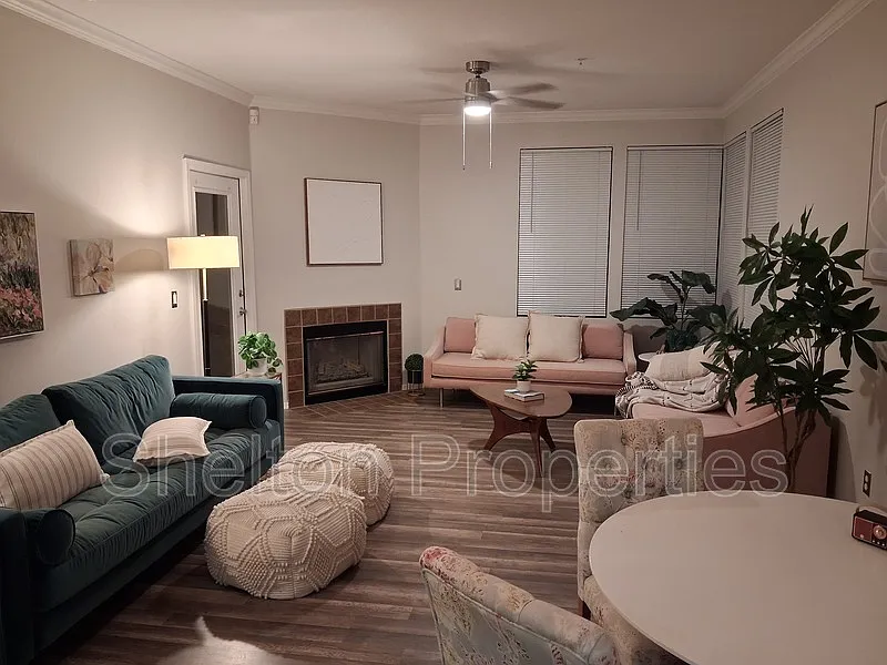 2 bed, 2.0 bath, 1149 sqft, $1,995 — Photo 2