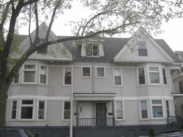 2207 W Mineral St, Milwaukee, WI 53204