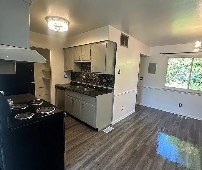 3000 Benchwood Rd #1 — Photo 5