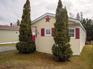 25 Curtiss Ave, Gander, NL A1V2N3