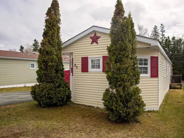 25 Curtiss Avenue, Gander, NL A1V-2N3