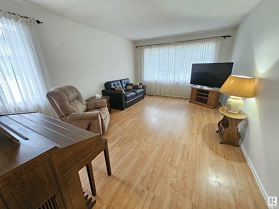 4th image of 13807 74th St NW