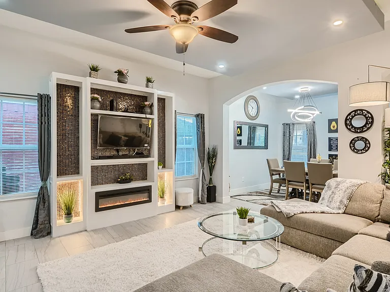 3006 Casa Bella Dr — Photo 2