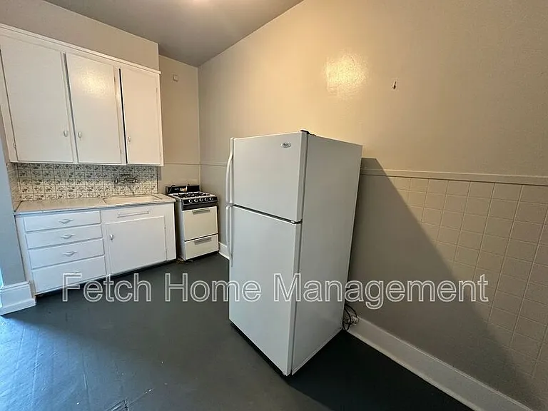 115 S 10th St #3 — Photo 5