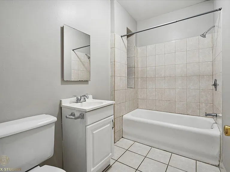 5041 W 18th St #10 — Photo 5
