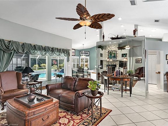 5th image of 21 Meadowlake Cir N
