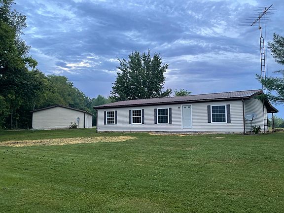 1 acre country setting 3 Bedroom 2 Bath with Detached 2 car Garage