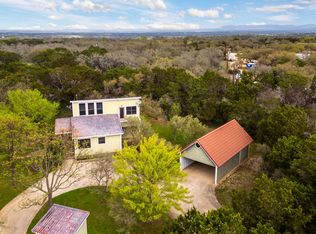 797 Oak Hills Rd, Pipe Creek, TX 78063