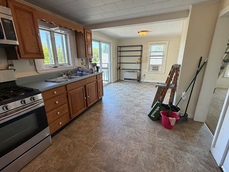 82 N Elm St #2 — Photo 3