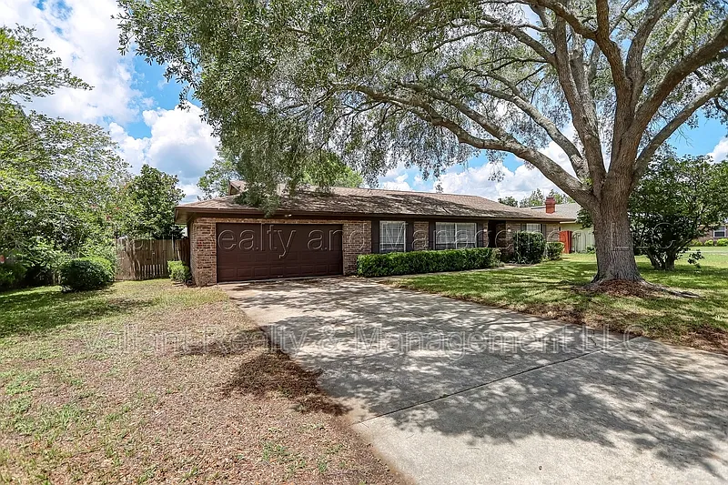 3 bed, 2.0 bath, 1784 sqft, $1,850 — Photo 2