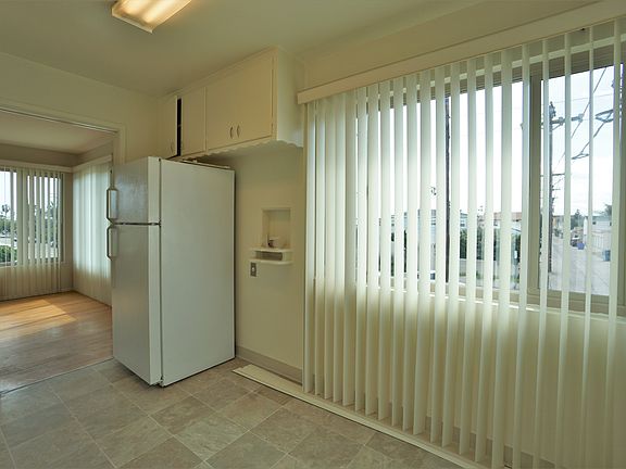 4th image of 4663 Bayard St