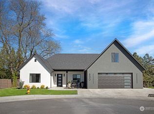 890 NE Makiah Ct, College Place, WA 99324