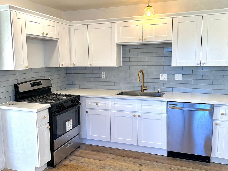 1st image of 202 Rosemont Ave APT 4