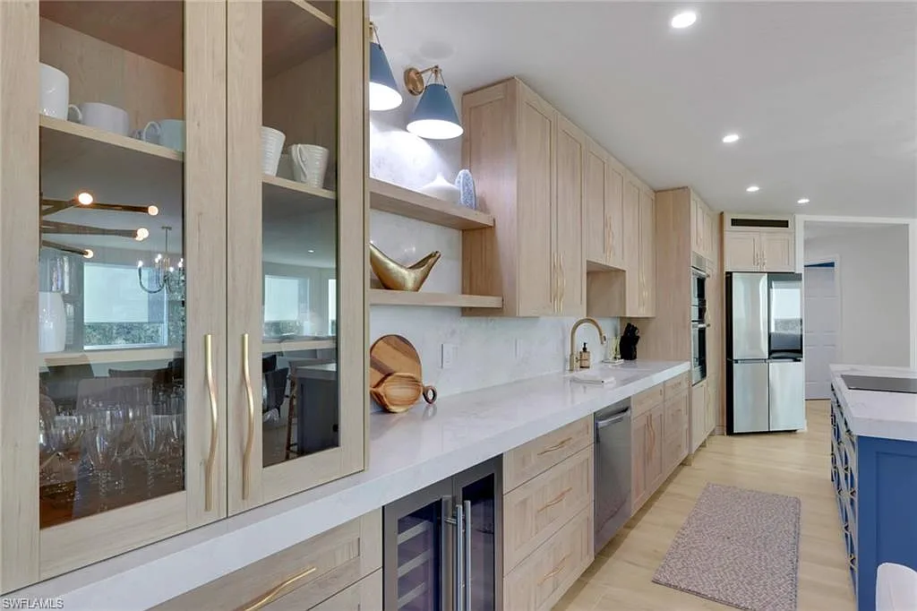2728 Tiburon Blvd E — Photo 4