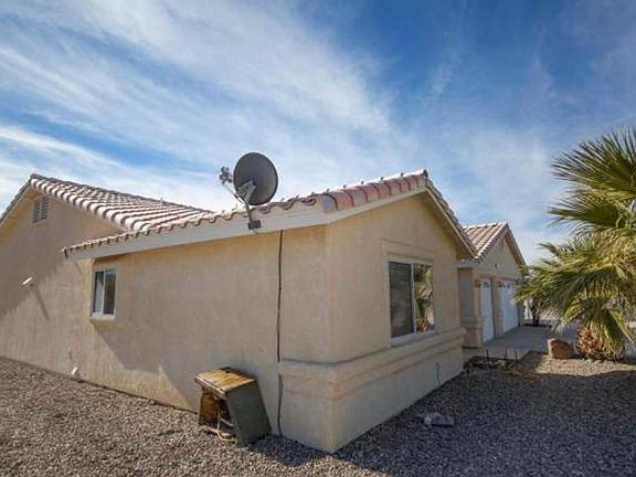 5th image of 3810 Yucca Dr