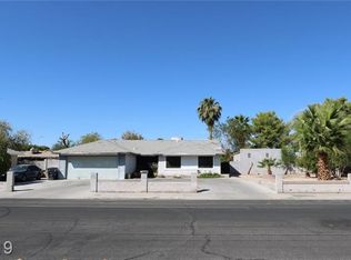 924 N Sandhill Rd, Las Vegas, NV 89110