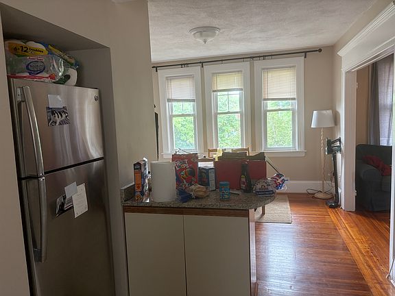 4th image of 144 Irving Ave APT B3