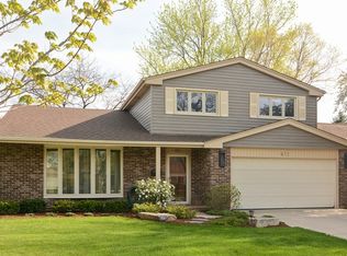 411 E Hackberry Dr, Arlington Heights, IL 60004