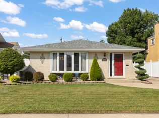9204 Parkside Ave, Oak Lawn, IL 60453