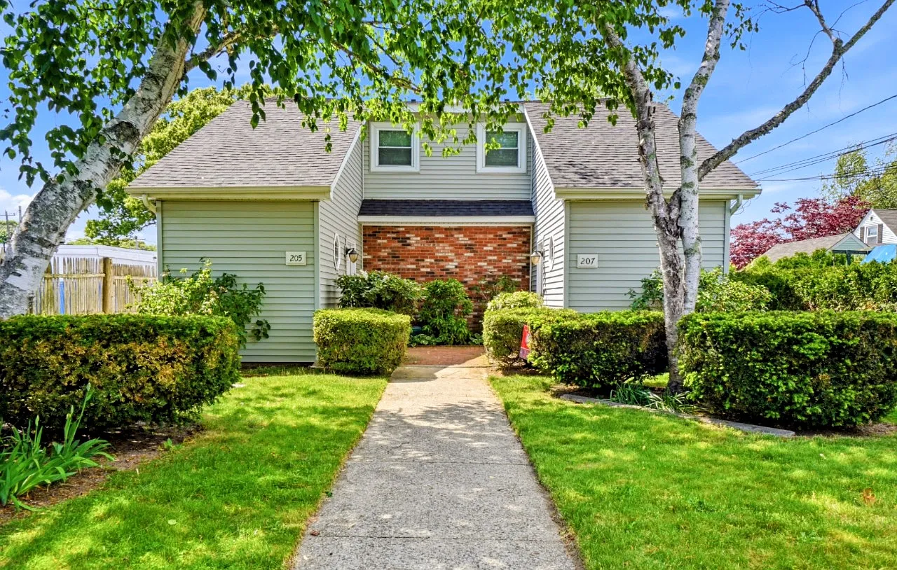 2 bed, 800 sqft, $1,700 — Photo 1