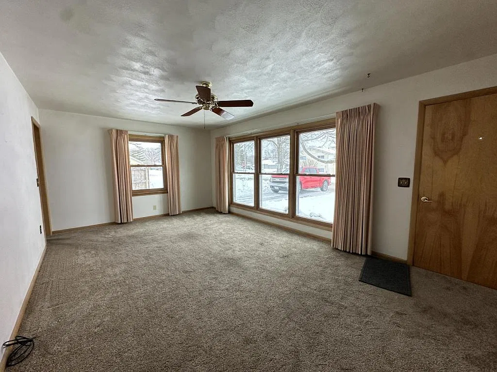 1125 Spruce Ave — Photo 4