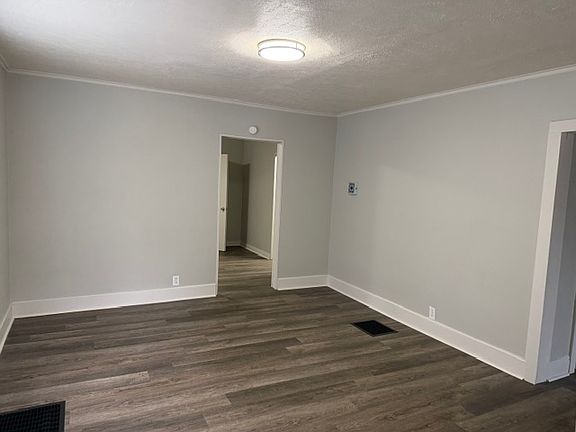 3rd image of 1420 Humphrey St #1