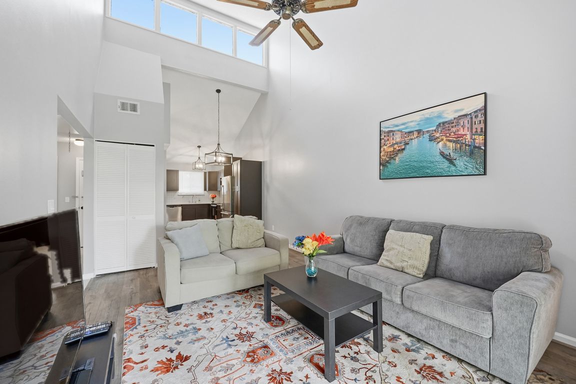 next background image