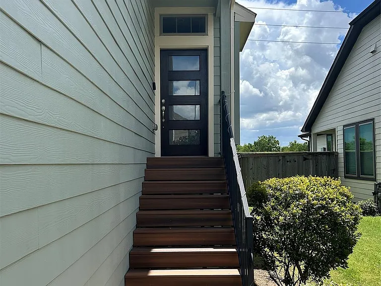 2555 Terrace Point Dr — Photo 2