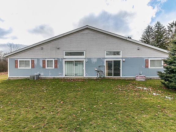 4th image of 601 Belle Ct