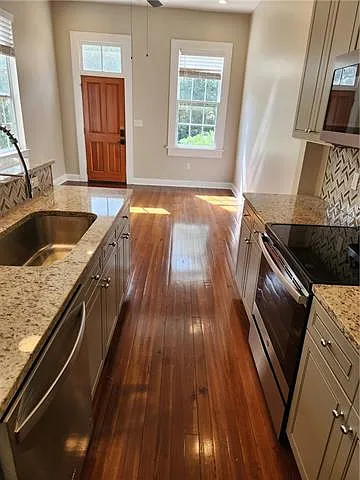 1 bed, 1.0 bath, 572 sqft, $1,325 — Photo 4