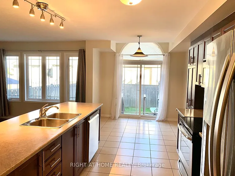 1602 Westhall Way — Photo 6