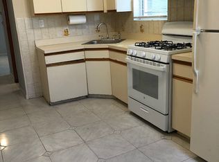25-21 45th St #1F, Astoria, NY 11103