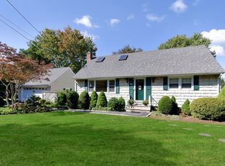 66 Belleview Ave, Center Moriches, NY 11934