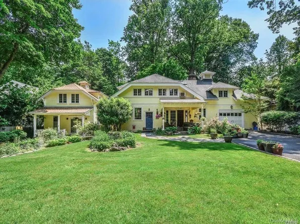 4 Tower Rd, Glen Cove, NY 11542
